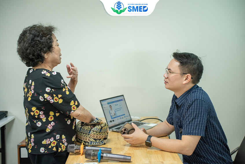 Bác sĩ SMED giao lưu giải đáp cho bệnh nhân trong hội thảo 